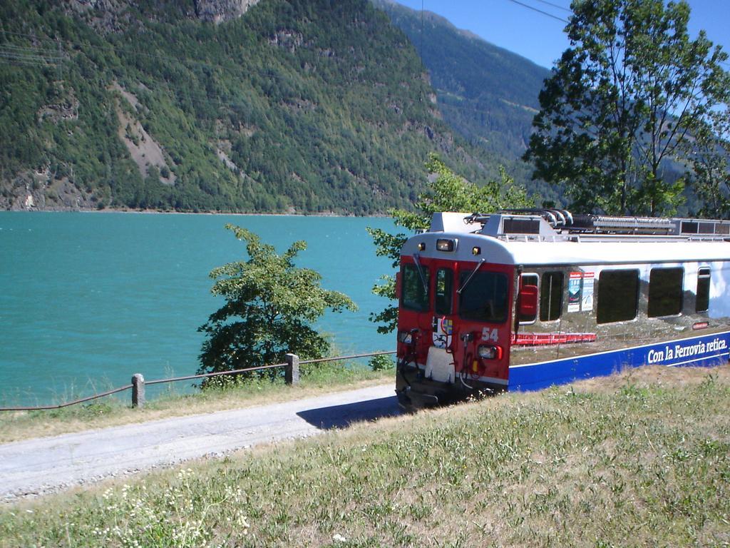 Hotel Posta Poschiavo Eksteriør bilde